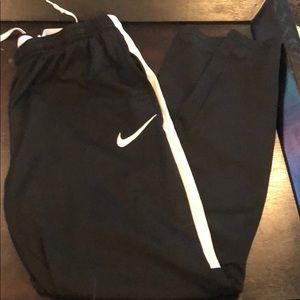 Mens Nike dri-fit Joggers thin. Small